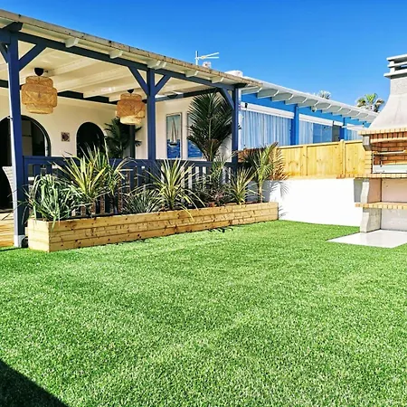 Dalia House, Frontbeach, Piscina, * コラレホ