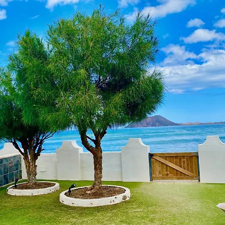Dalia House, Frontbeach, Piscina, * コラレホ