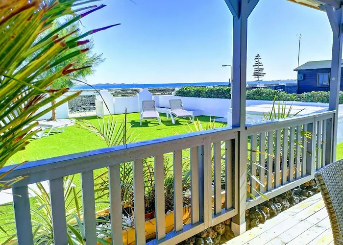 Dalia House, Frontbeach, Piscina, コラレホ