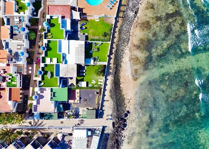 Dalia House, Frontbeach, Piscina, * コラレホ
