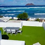 Dalia House, Frontbeach, Piscina, Hébergement de vacances Corralejo