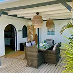 Dalia House, Frontbeach, Piscina, Hébergement de vacances *