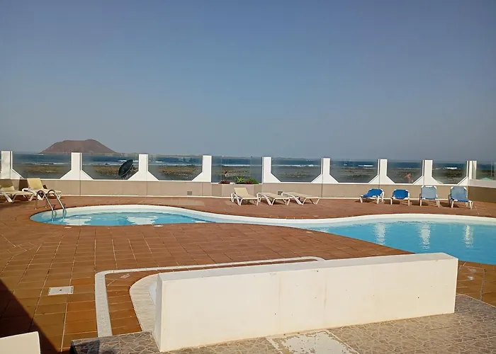 Dalia House, Frontbeach, Piscina, * קורלחו