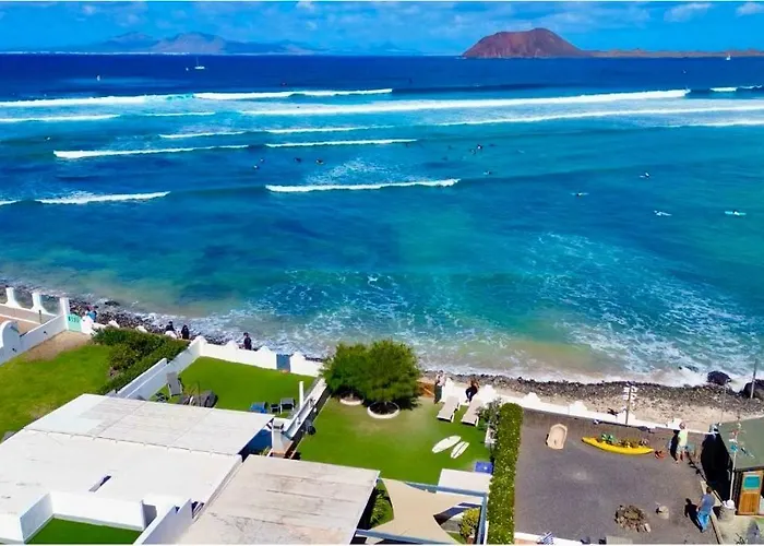 Semesterbostad Dalia House, Frontbeach, Piscina, Corralejo
