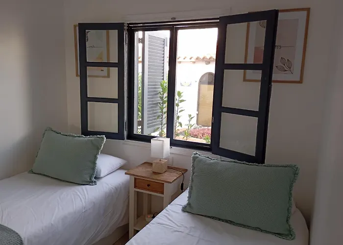 Semesterbostad Dalia House, Frontbeach, Piscina, *